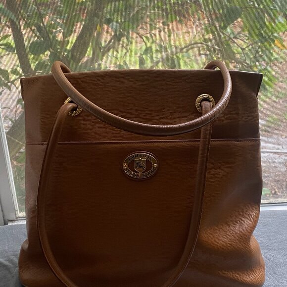 BURBERRY Light Brown Leather Shoulder Bag – A Statement of Timeless Elegance - Picture 1 of 12